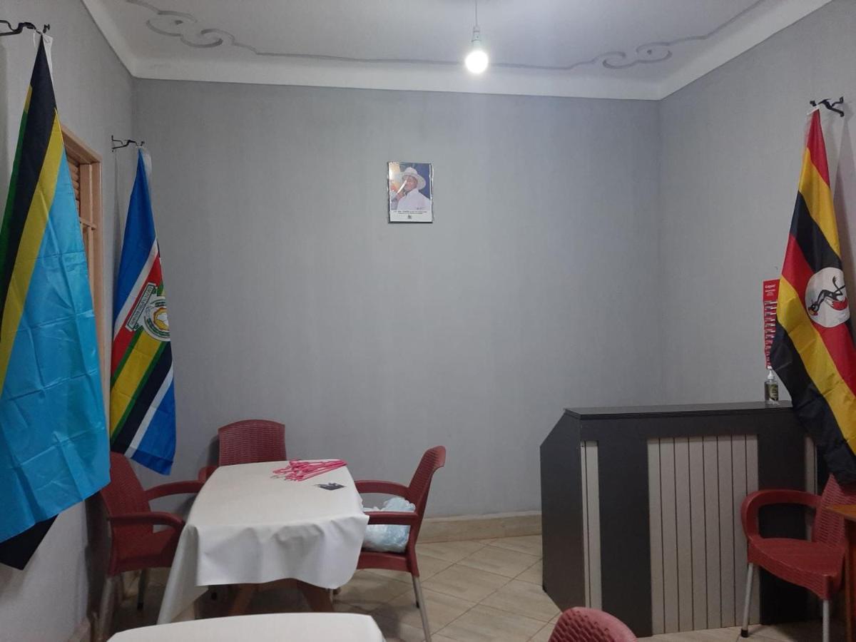 Jusvero Motel Jinja Ngoại thất bức ảnh
