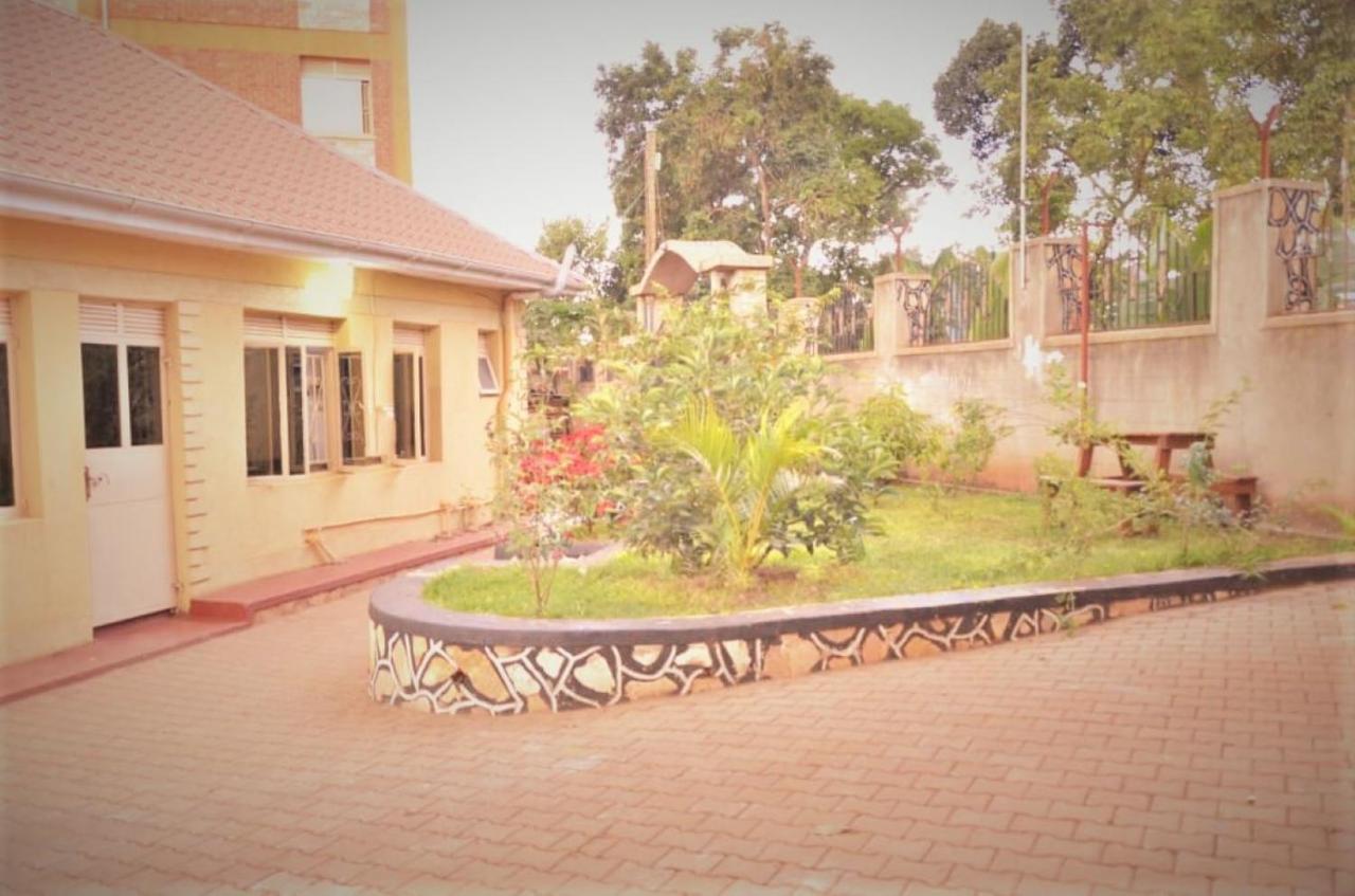 Jusvero Motel Jinja Ngoại thất bức ảnh